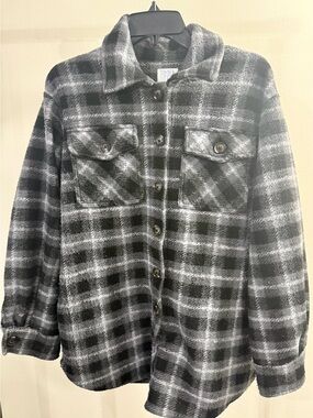 Time and Tru Black & Gray Plush Plaid Shacket